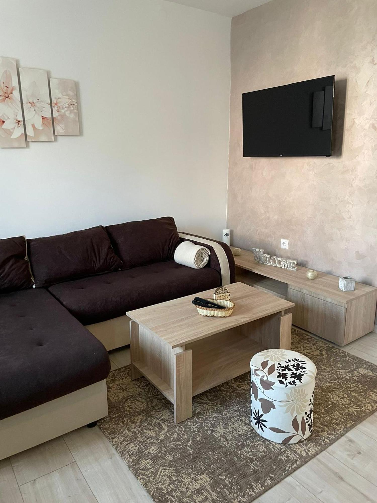 Apartmani Marija Zemun Zemun Polje Ngoại thất bức ảnh