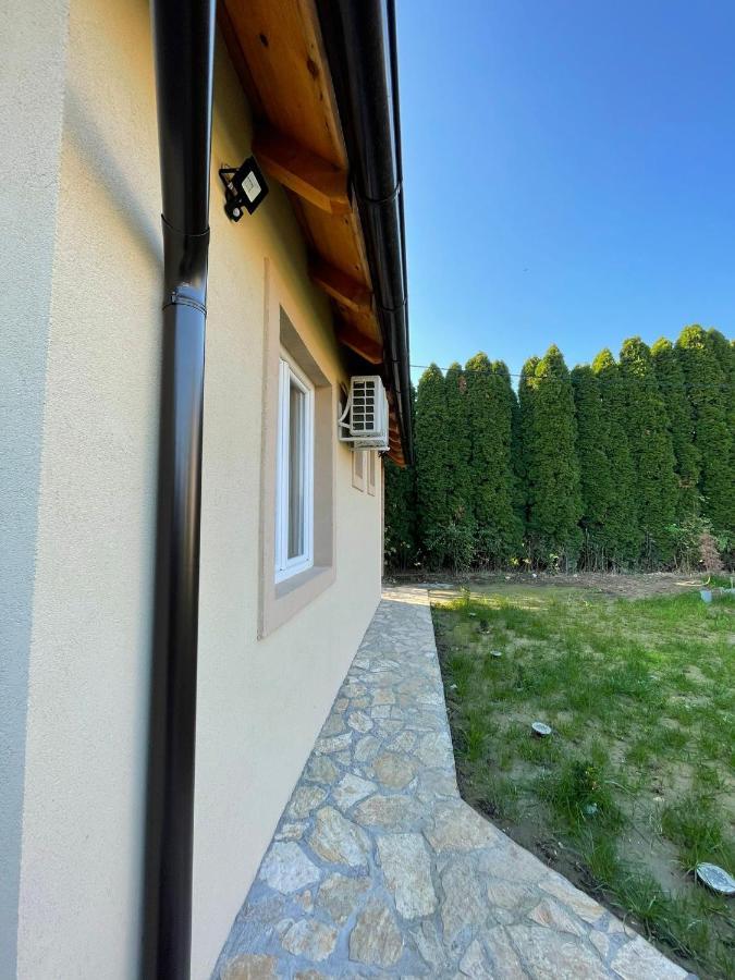 Apartmani Marija Zemun Zemun Polje Ngoại thất bức ảnh