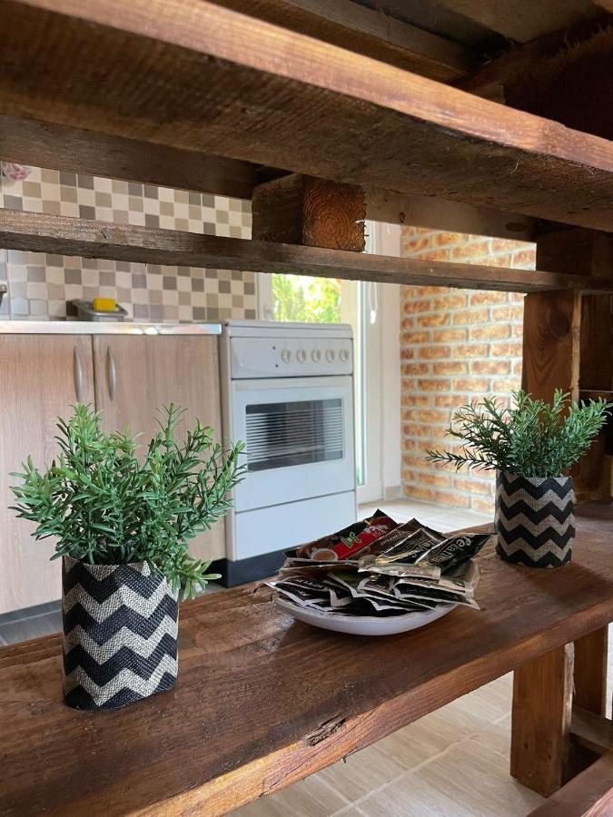 Apartmani Marija Zemun Zemun Polje Ngoại thất bức ảnh