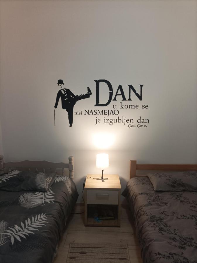 Apartmani Marija Zemun Zemun Polje Ngoại thất bức ảnh