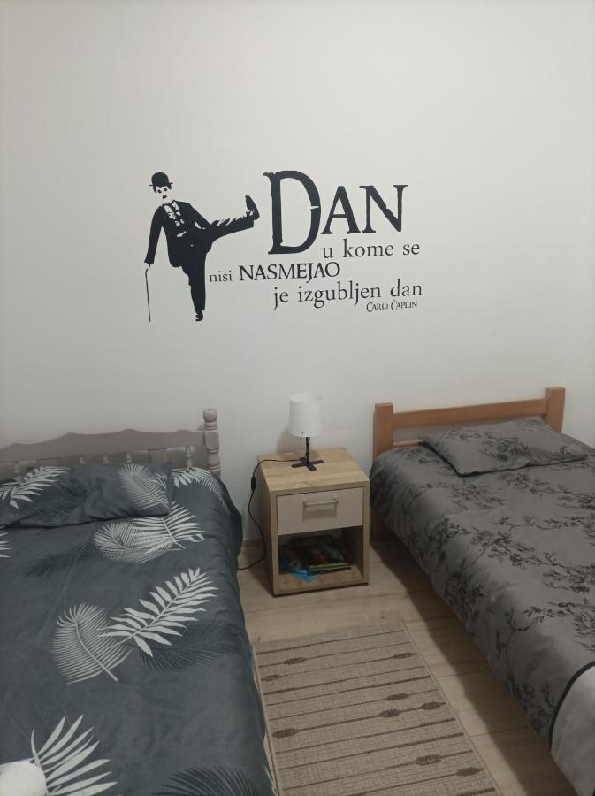 Apartmani Marija Zemun Zemun Polje Ngoại thất bức ảnh